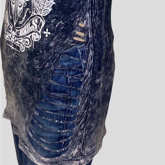 Affliction Distressed Acid-Wash-Look Slashed Long Sleeve Tee Shirt Sz Medium VGC - Picture 9 of 10